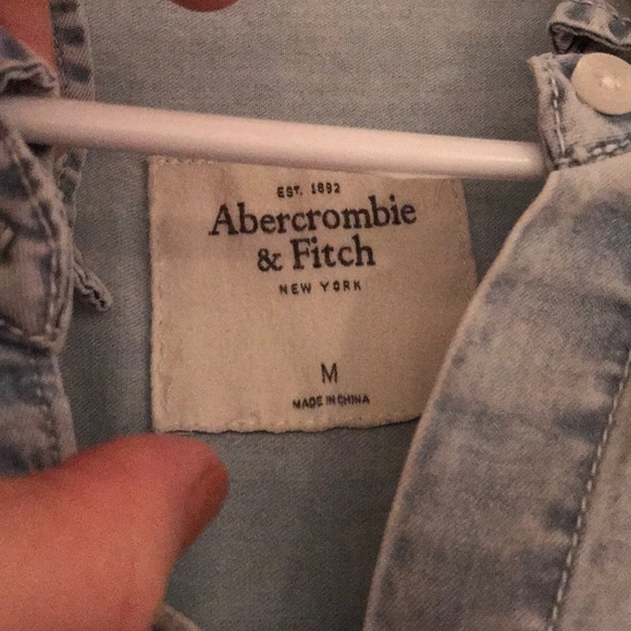 Abercrombie & Fitch Jean Button Down Size … - Picture 2 of 3